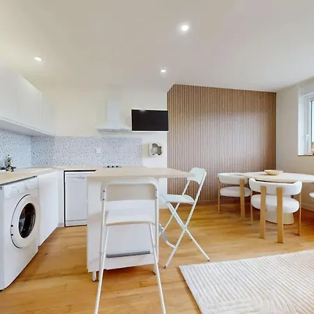 Vue Sur Le Port De Premium Caen