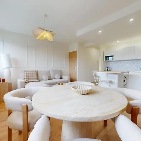 Vue Sur Le Port De Premium * Caen